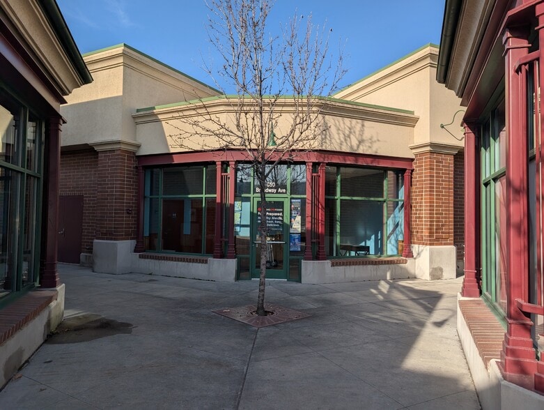 More Photos Of 550 S Broadway Ave, Boise General Retail For Lease