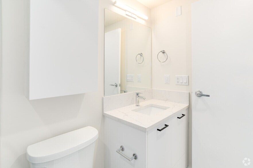 More Photos Of 2895 10th Av, Vancouver Apartments For Lease