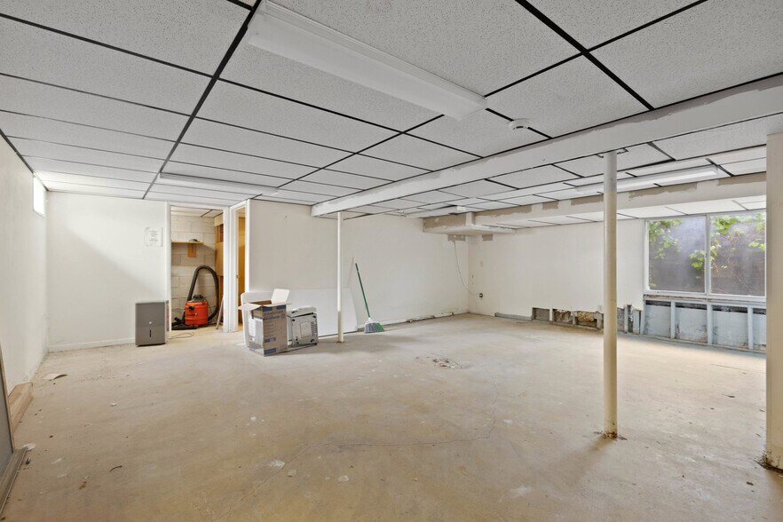 More Photos Of 2640 Ridgeway Ave, Rochester Medical For Sale