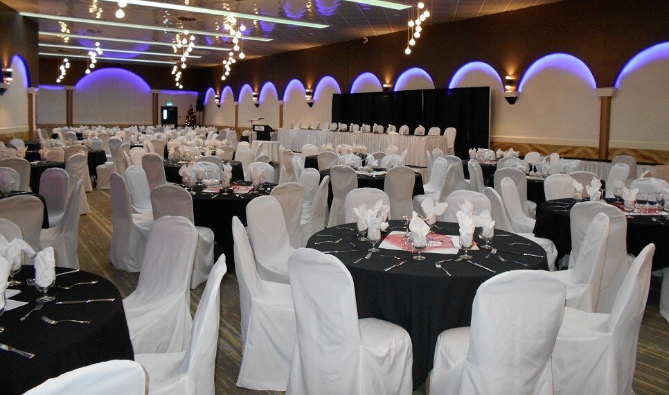 More Photos Of 4311 49 Ave, Red Deer Hotel For Sale