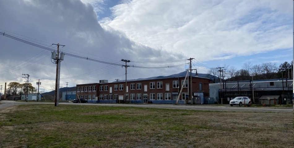 Primary Photo Of 7 Everett Ln, Windsor Warehouse For Sale