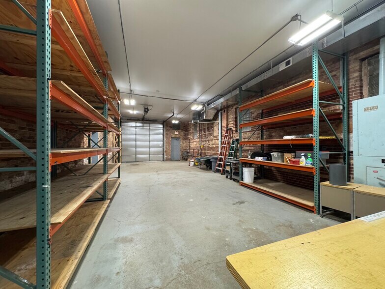 More Photos Of 452 N Claremont Ave, Chicago Manufacturing For Lease