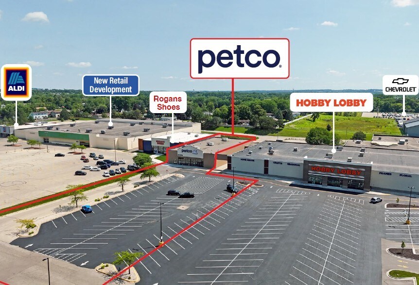 More Photos Of 2390 E Mason St, Green Bay Storefront For Sale