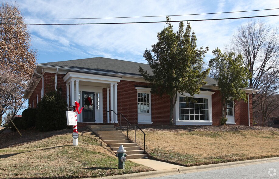 More Photos Of 1800 Lendew St, Greensboro Office For Lease