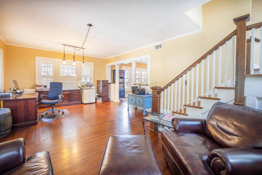 More Photos Of 555 5th Ave N, Saint Petersburg Office Residential For Lease