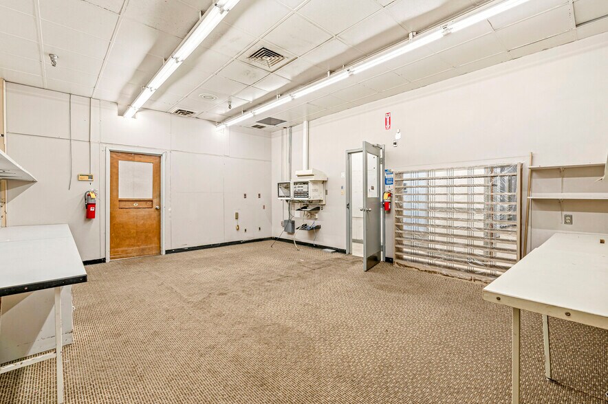 More Photos Of 1519 IN-37, Elwood Storefront Retail Office For Lease