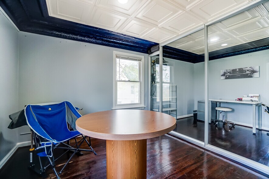 More Photos Of 1550 Lewis Center Rd, Lewis Center Freestanding For Sale