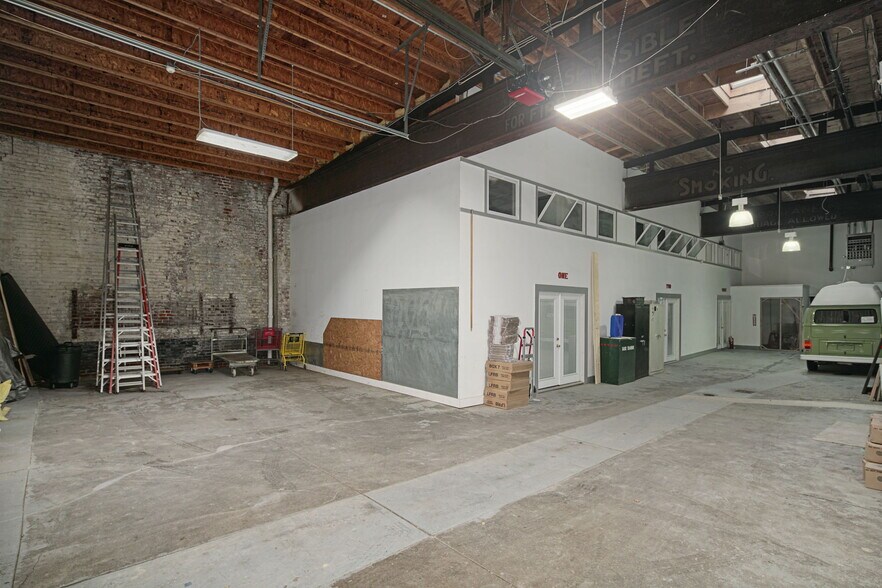More Photos Of 2969 Salmon, Philadelphia Office For Sale
