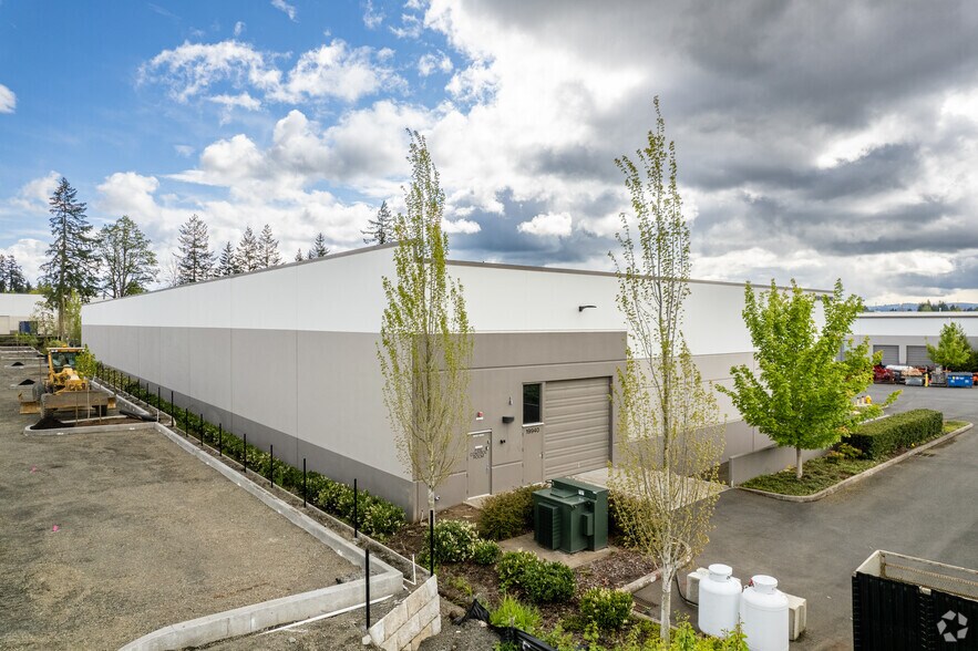 More Photos Of 19850-19990 SW 112th Ave, Tualatin Warehouse For Lease
