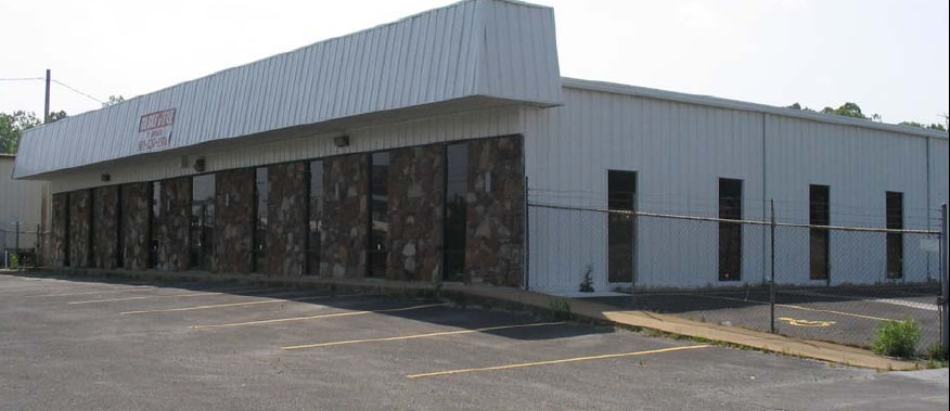 More Photos Of 731 E Brooks Rd, Memphis Warehouse For Lease
