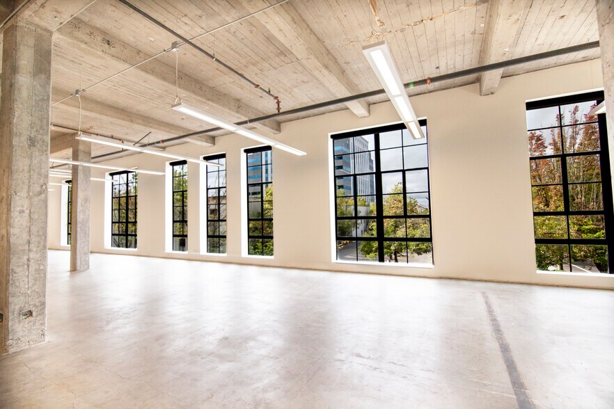 More Photos Of 827 NE Oregon St, Portland Unknown For Lease