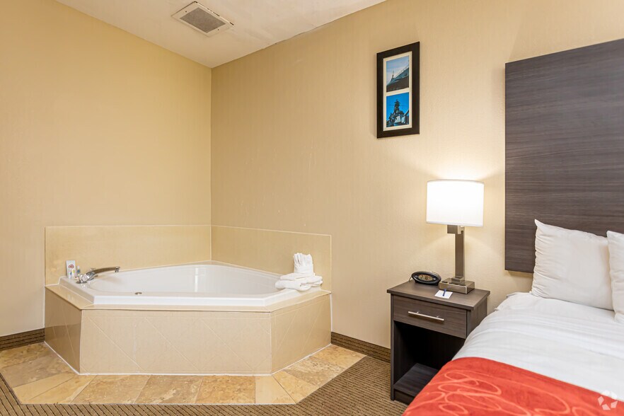 5660 Tillmans Corner Pky, Theodore, AL 36619 Hotel For Sale