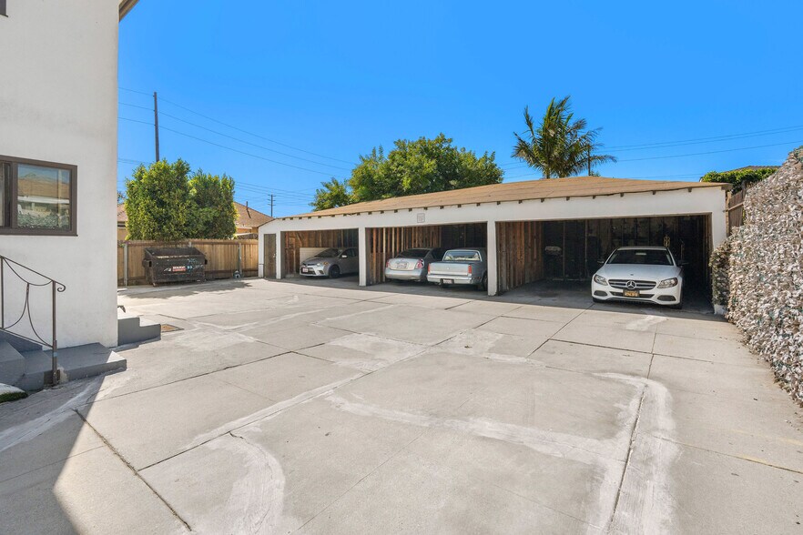 More Photos Of 10329 S Inglewood Ave, Inglewood Apartments For Sale