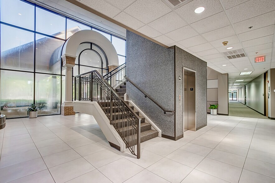 More Photos Of 4840 W Panther Creek Dr, The Woodlands Unknown For Lease