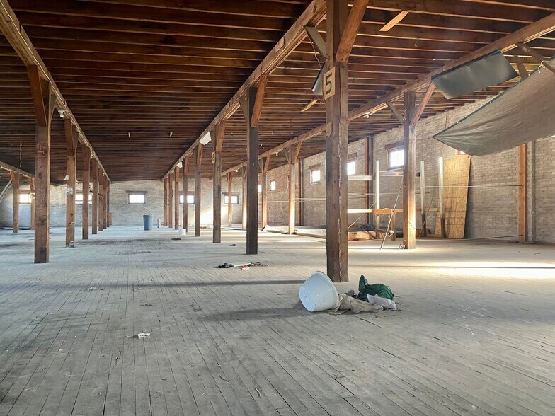 More Photos Of 260 W Stroud St, Randolph Warehouse For Sale