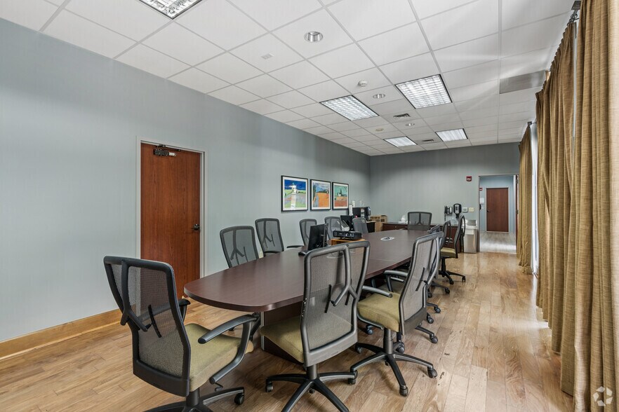 More Photos Of 17030 Red Oak Dr, Houston Medical For Sale