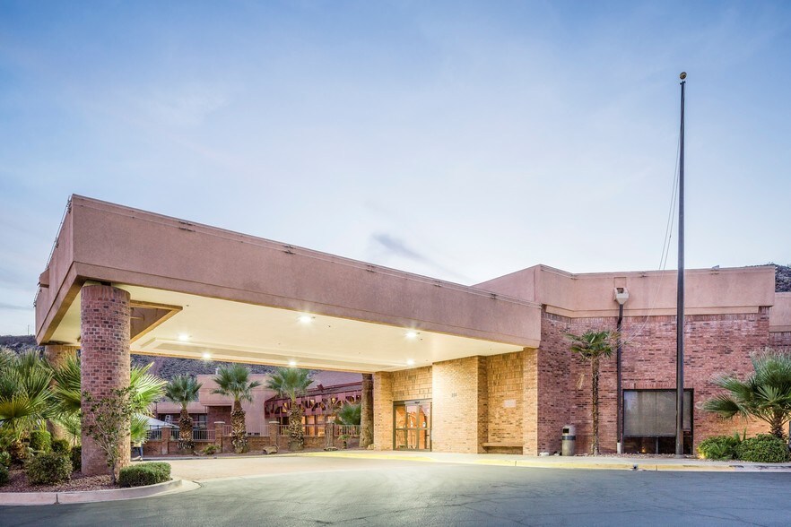 More Photos Of 850 S Bluff St, St George Hotel For Lease