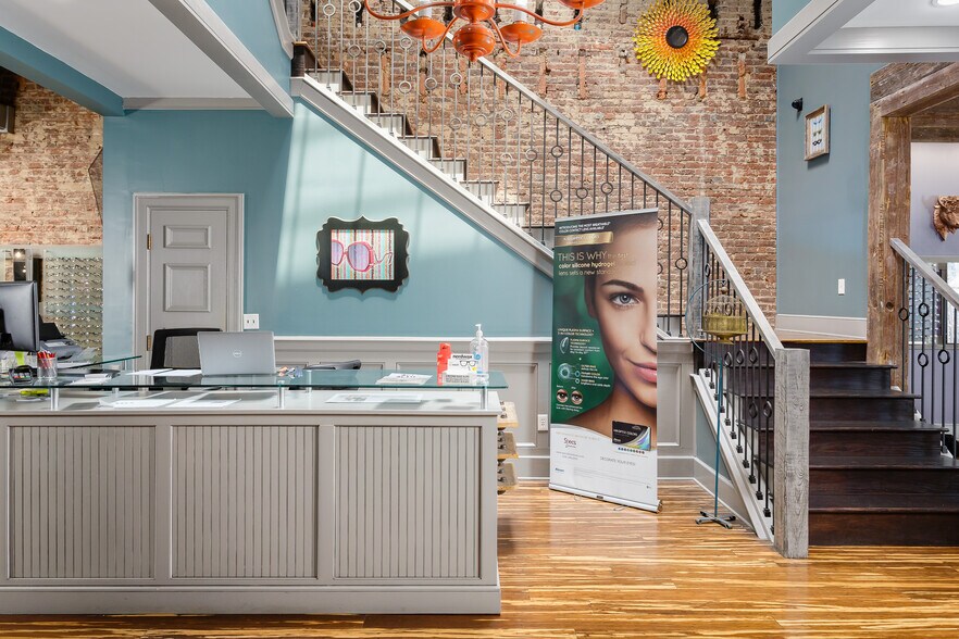 More Photos Of 109 N Court St, Florence Office For Sale