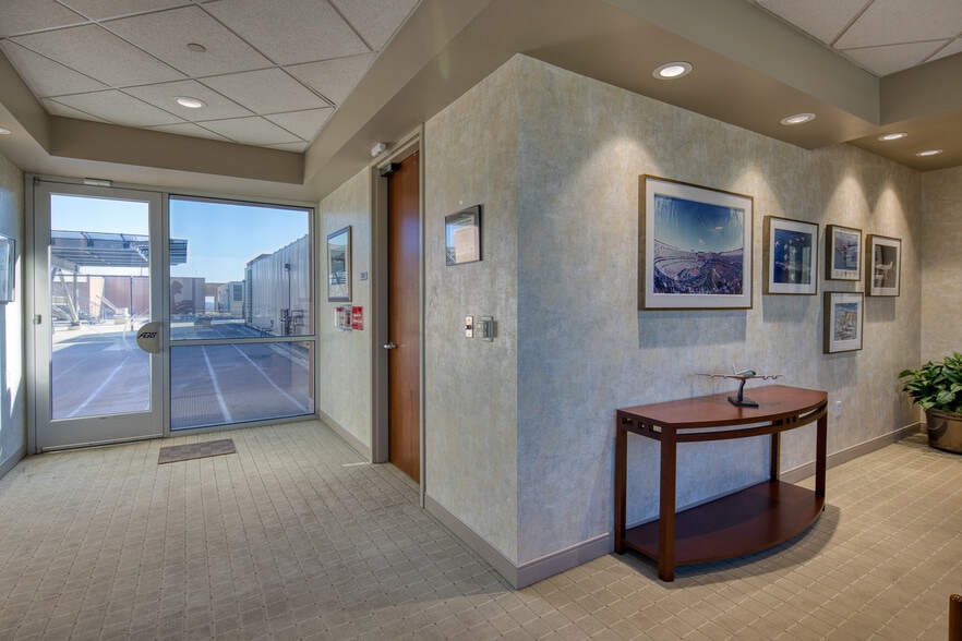 More Photos Of 10100 Trinity Pky, Stockton Office For Sale