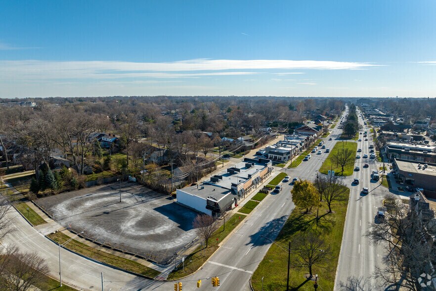More Photos Of 19850-19852 Mack Ave, Grosse Pointe Woods Freestanding For Lease