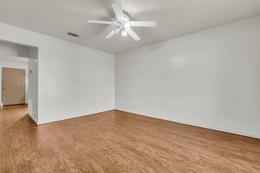 More Photos Of 1301 Louisville St. Apt. 35-38, Starkville Apartments For Sale