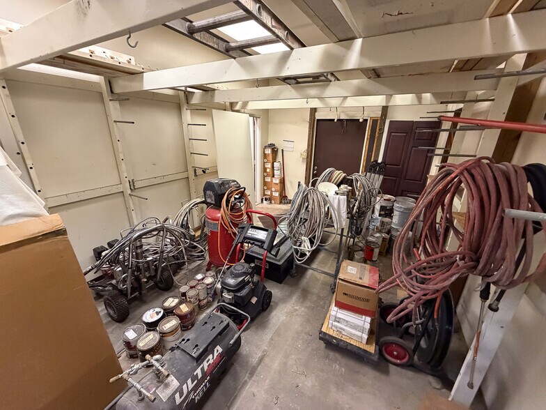 More Photos Of 2202 31st St NE, Canton Flex For Sale