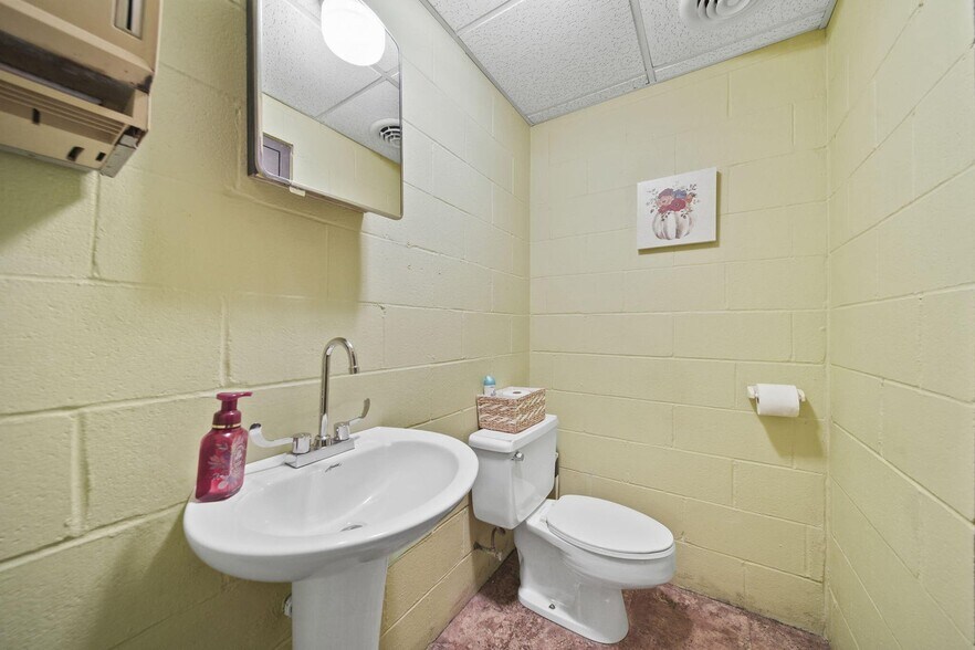 More Photos Of 1300 Mitchell St, Jackson Industrial For Sale