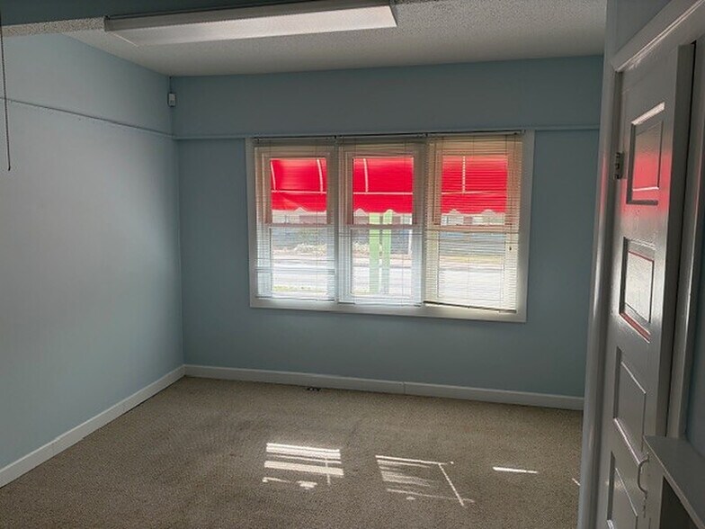 More Photos Of 1100 E Park Ave, Tallahassee Office For Sale