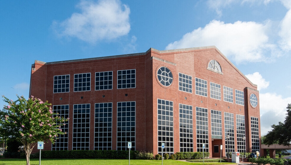 More Photos Of 5819 Hwy 6, Missouri City Medical For Lease