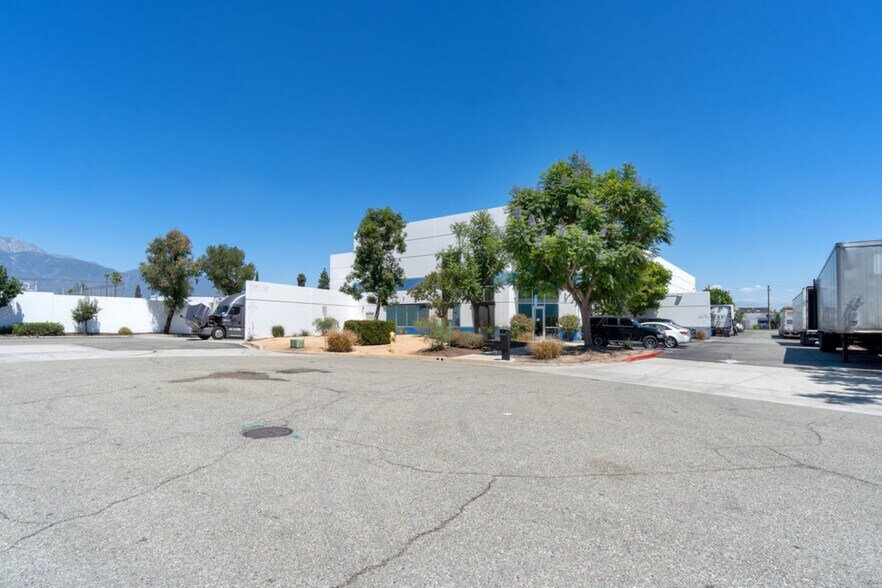 More Photos Of 1190 N Del Rio Pl, Ontario Warehouse For Sale
