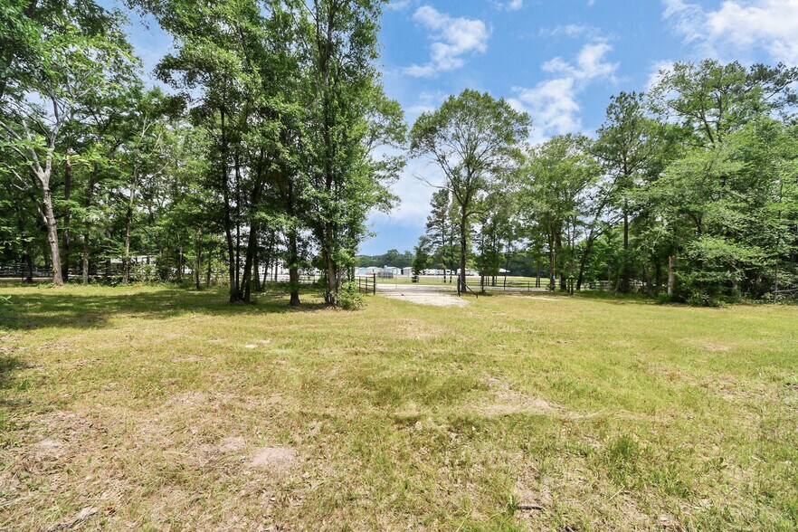 More Photos Of 21765 Bailey Grove Rd, Montgomery Land For Sale