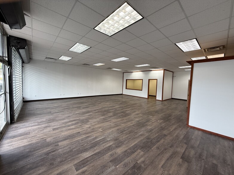 More Photos Of 461 Bridgeport Ave, Milford Unknown For Lease