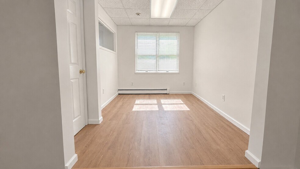 More Photos Of 1638 Parker Ave, Fort Lee Storefront Retail Office For Lease