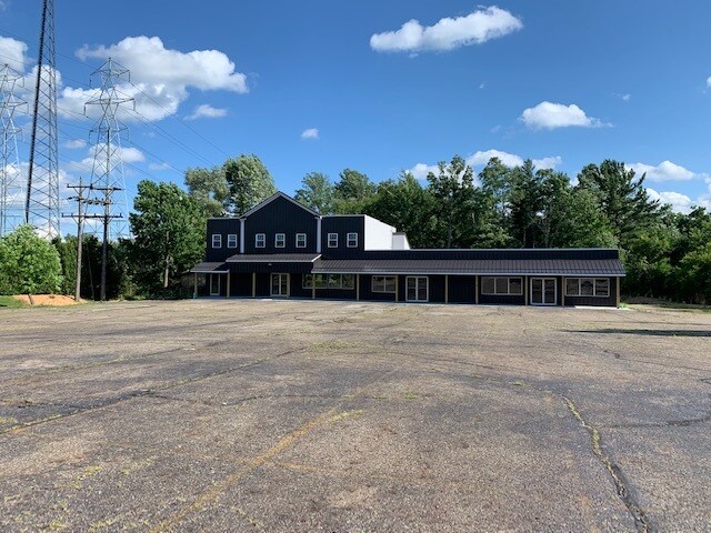 More Photos Of 8733-8737 Mayfield Rd, Chesterland Freestanding For Lease