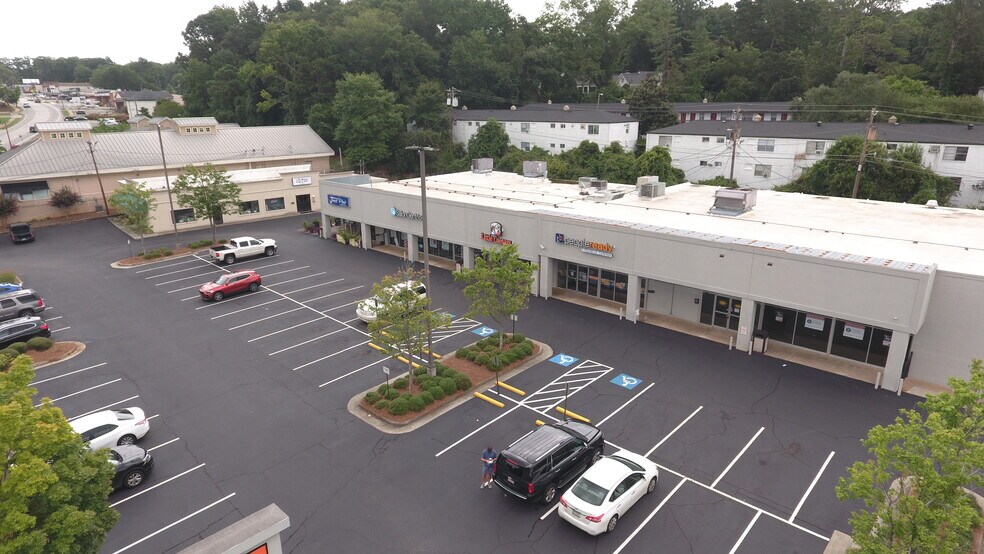 More Photos Of 1063 Baxter St, Athens Freestanding For Lease
