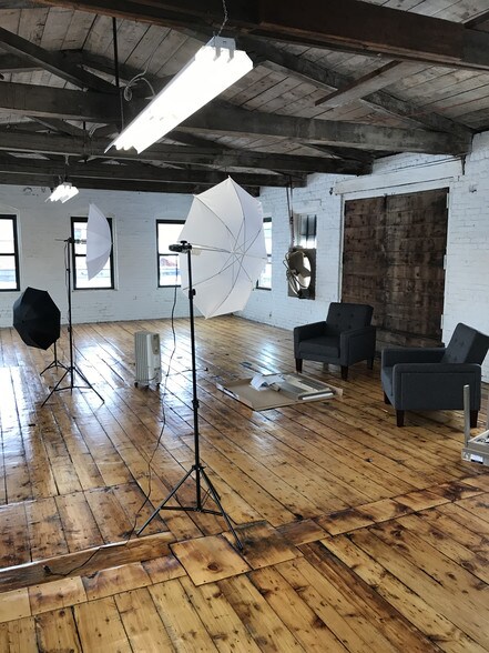 More Photos Of 425 Hazard Ave, Enfield Light Distribution For Lease