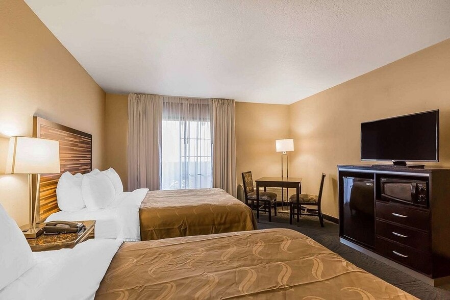 More Photos Of 3135 Old Hwy 395, Fallbrook Hotel For Sale