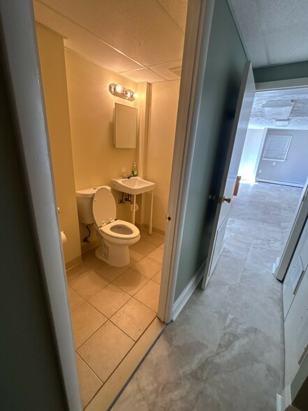 More Photos Of 5626 Southwestern Blvd, Arbutus Office For Lease