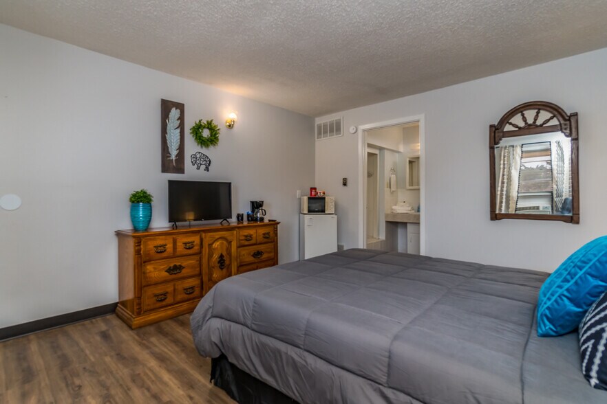 More Photos Of 912 N Hwy 87, Tulia Hotel For Sale