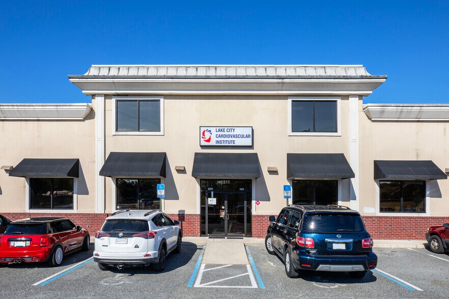 More Photos Of 1211 SW Bascom Norris Dr, Lake City General Retail For Sale