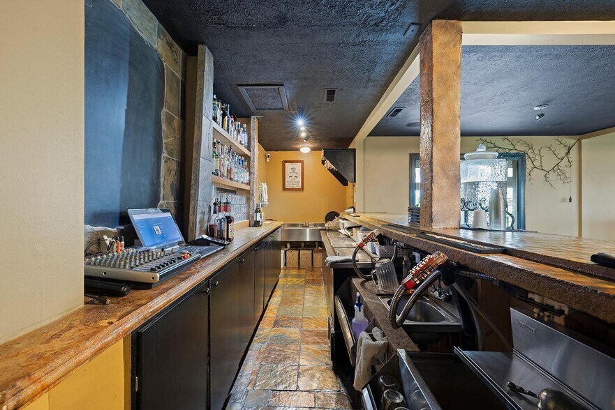 More Photos Of 381 W Guin Rd, Nixa Lodge Meeting Hall For Sale