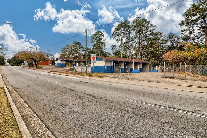 More Photos Of 2321 - 1 Marshall St, Columbia Carwash For Sale