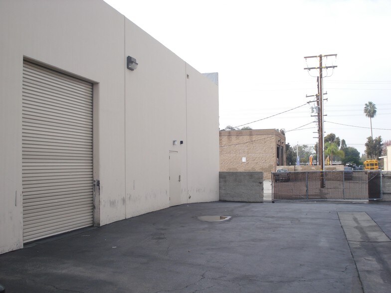 More Photos Of 1611-1635 W San Bernardino Rd, Covina Warehouse For Lease