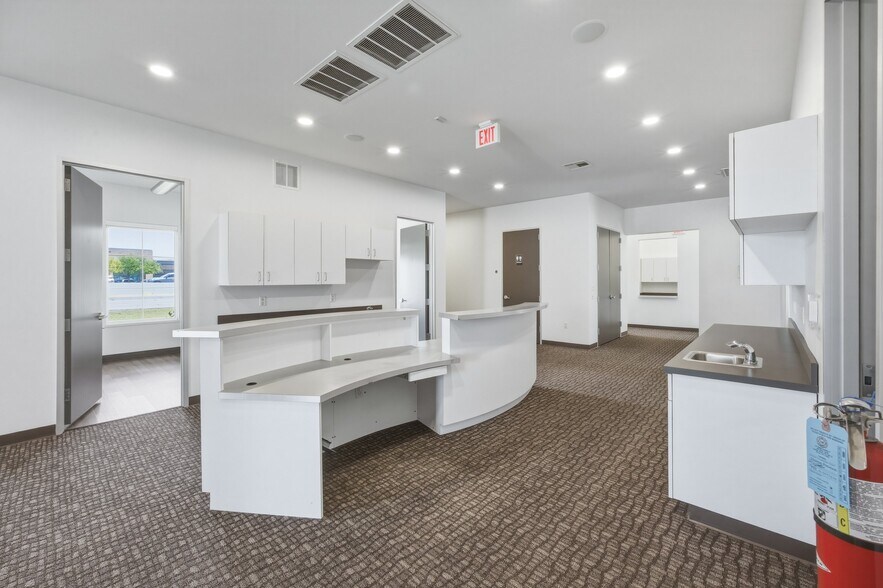More Photos Of 12171 W Parmer Ln, Cedar Park Medical For Lease