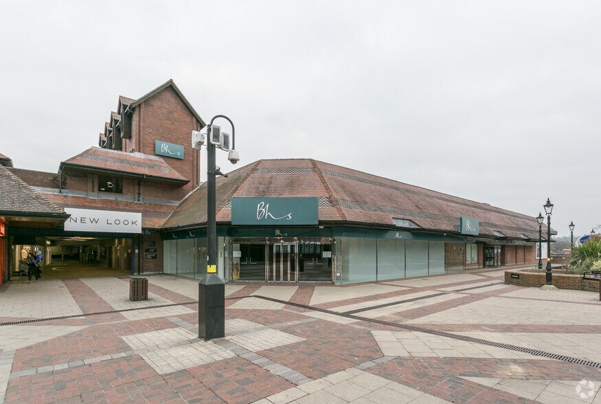 Primary Photo Of 16 Vicarage Walk, Yeovil General Retail For Sale