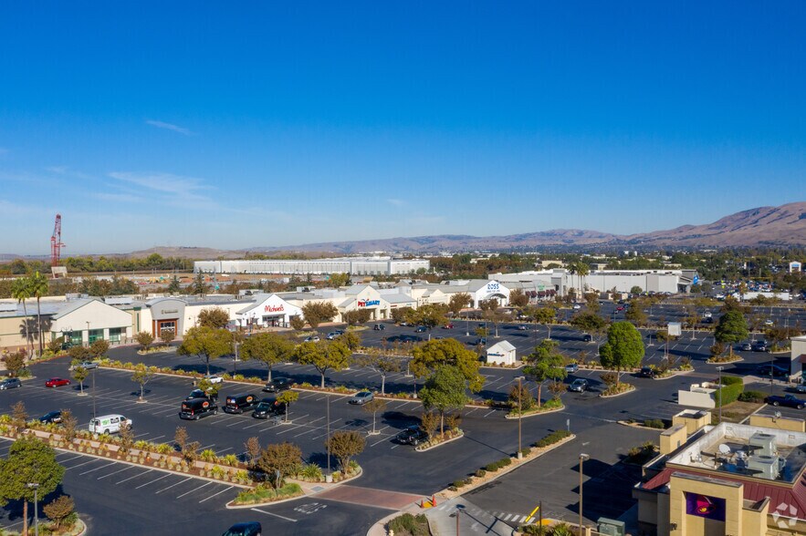 More Photos Of 15-301 Ranch Dr, Milpitas Unknown For Lease