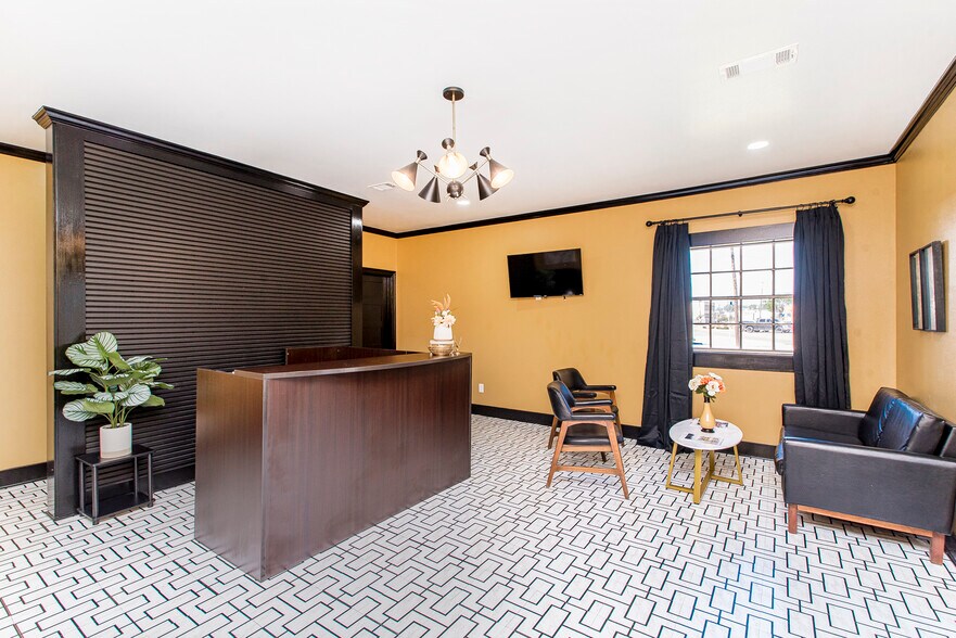 More Photos Of 302 Louisiana Ave, Bogalusa Office For Lease