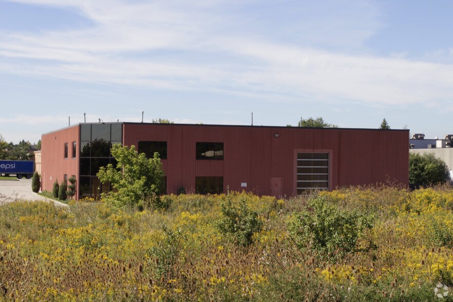 More Photos Of 5777 Coopers Ave, Mississauga Warehouse For Lease