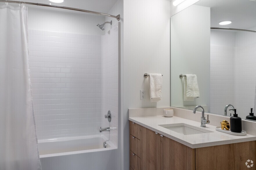 More Photos Of 10306 SE Main St, Milwaukie Apartments For Lease