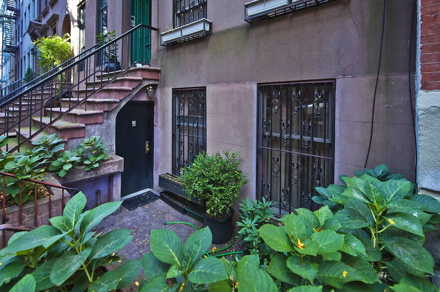 More Photos Of 237 E 31st St, New York Apartments For Lease